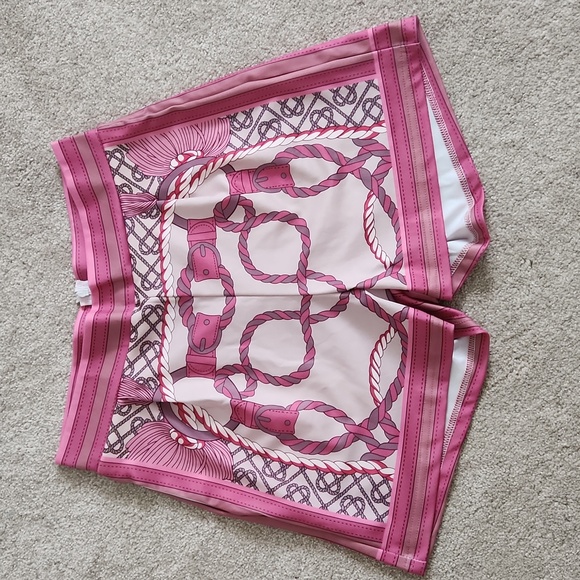 Shorts - Picture 2 of 4